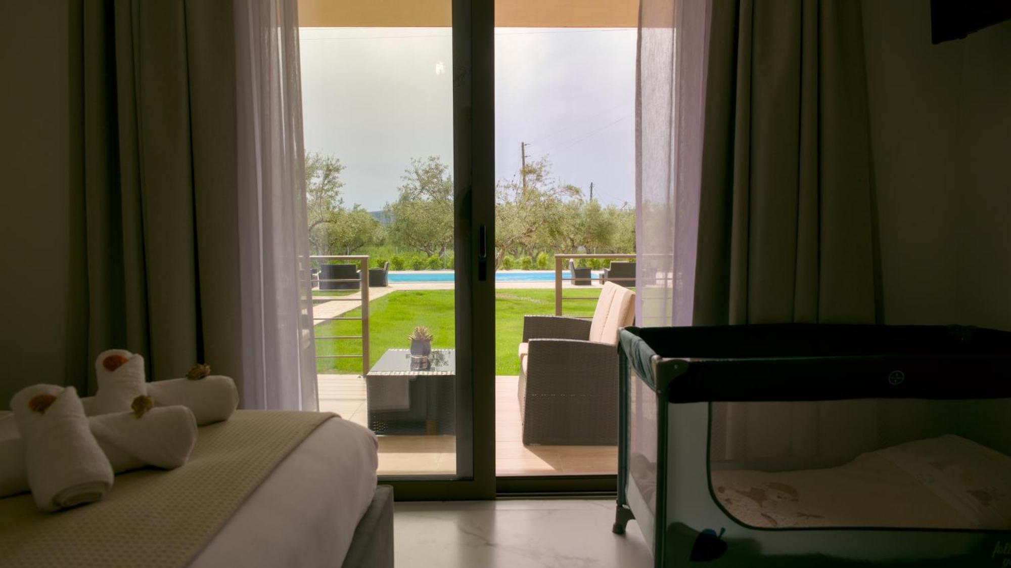 Three Charites Resort Гиалова Экстерьер фото